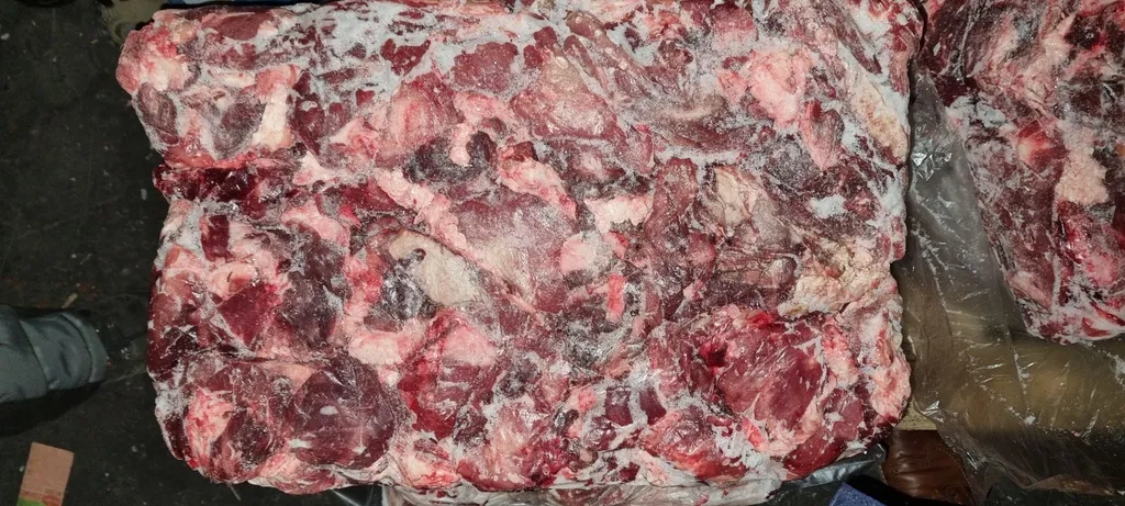 мясо голов говяжье  со щекой  в Москве