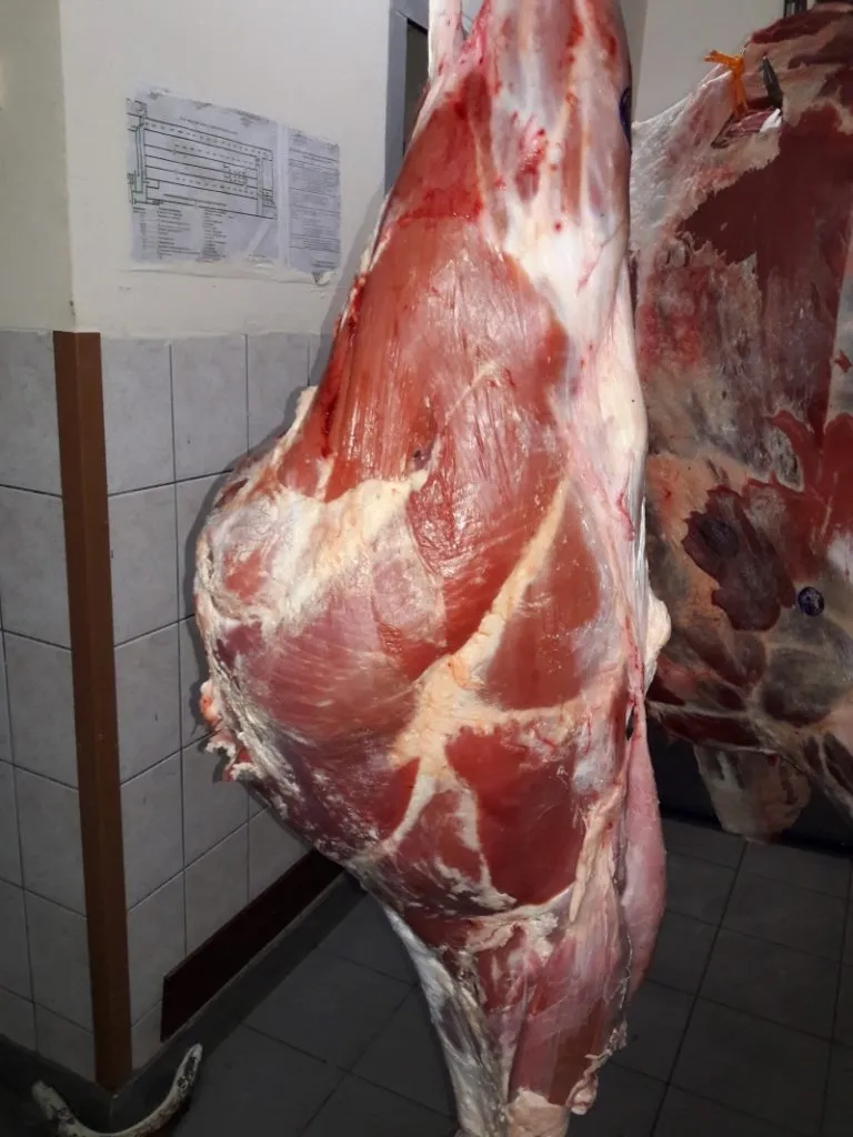 мясо быка в полутушах в Москве 2